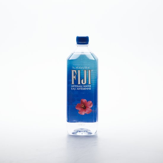 Pramenitá voda FIJI 1l